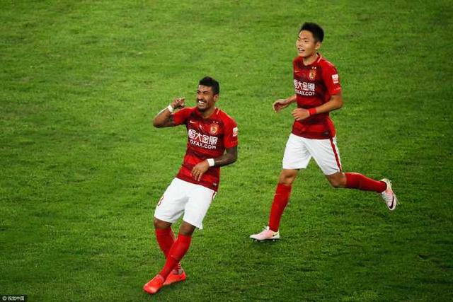 下半场伤停补时4分钟，全场比赛结束，最终利物浦4-0LASK林茨。